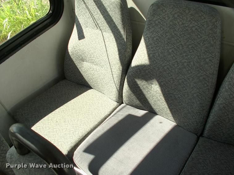 image for item DP9292 2009 Ford Econoline E450 shuttle bus