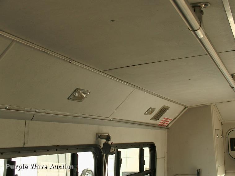 image for item DP9292 2009 Ford Econoline E450 shuttle bus