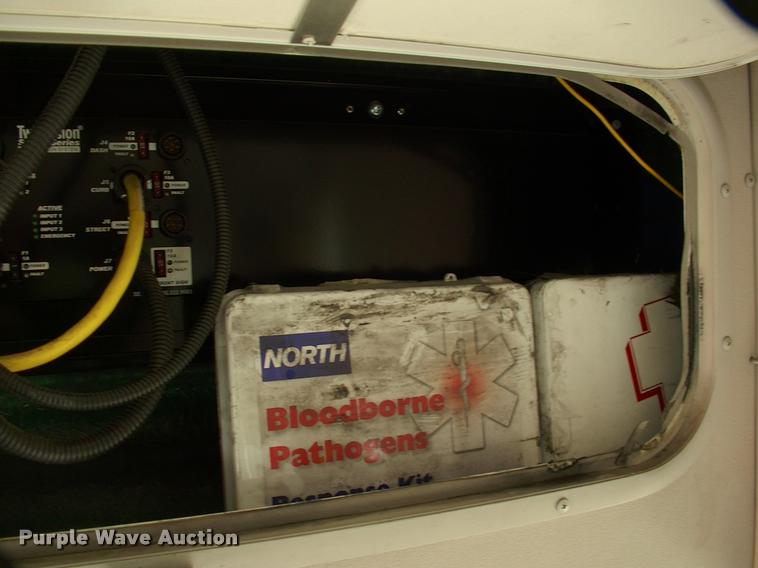 image for item DP9292 2009 Ford Econoline E450 shuttle bus