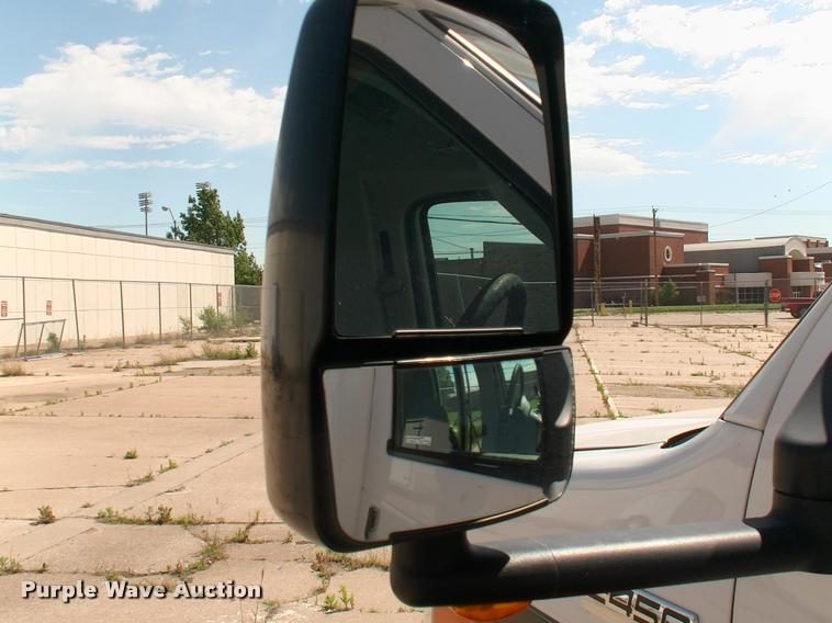 image for item DP9292 2009 Ford Econoline E450 shuttle bus