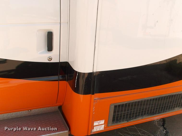 image for item DP9292 2009 Ford Econoline E450 shuttle bus