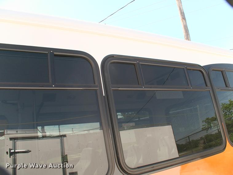 image for item DP9292 2009 Ford Econoline E450 shuttle bus