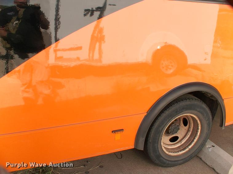 image for item DP9292 2009 Ford Econoline E450 shuttle bus