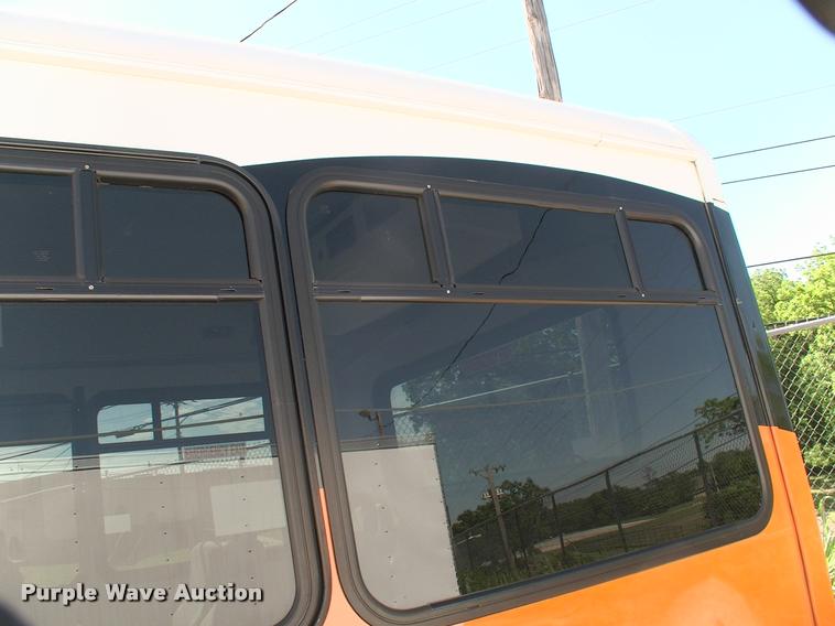 image for item DP9292 2009 Ford Econoline E450 shuttle bus