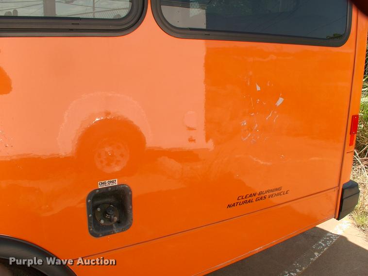 image for item DP9292 2009 Ford Econoline E450 shuttle bus