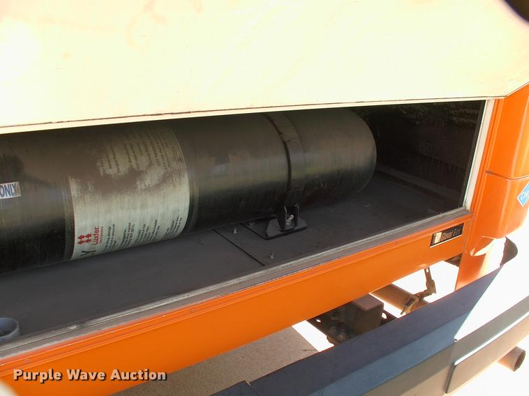 image for item DP9292 2009 Ford Econoline E450 shuttle bus