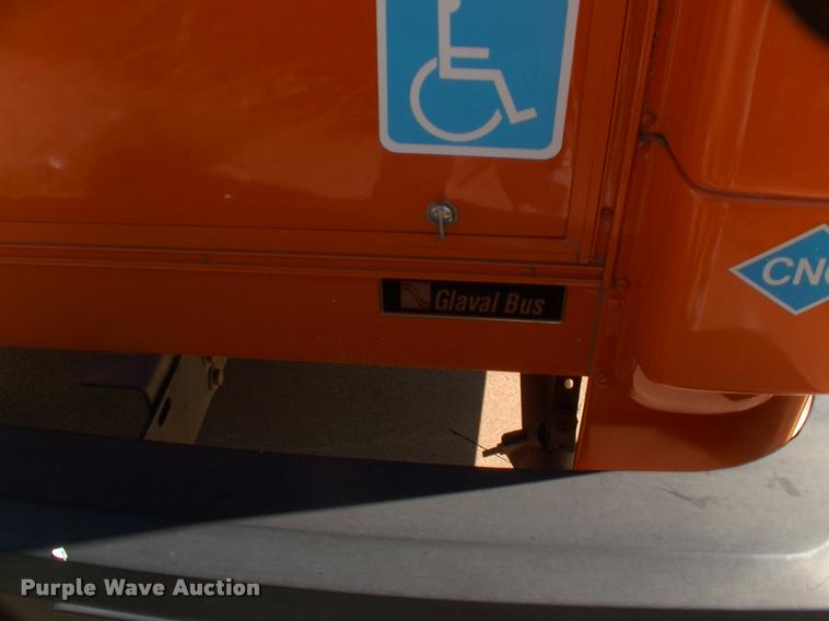 image for item DP9292 2009 Ford Econoline E450 shuttle bus