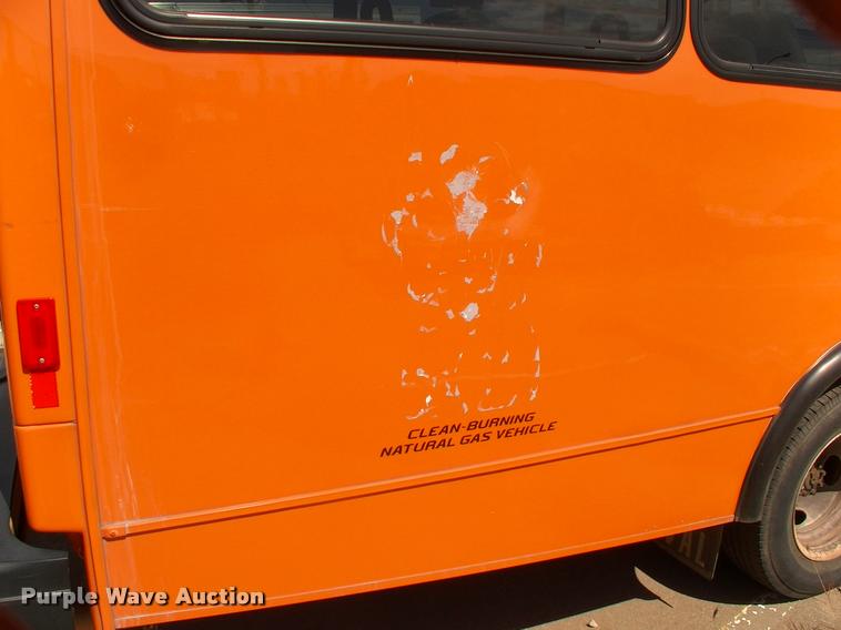 image for item DP9292 2009 Ford Econoline E450 shuttle bus