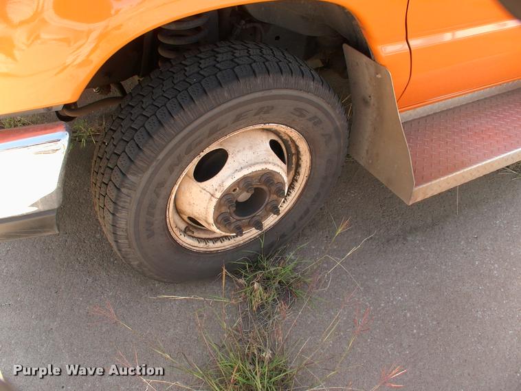 image for item DP9292 2009 Ford Econoline E450 shuttle bus