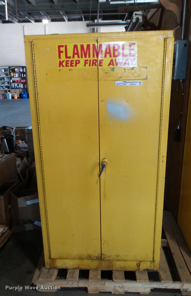 image for item DT9514 Flammable storage cabinet