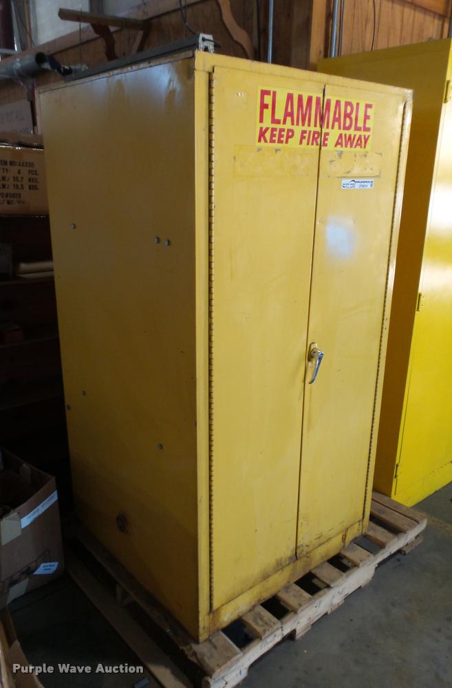 image for item DT9514 Flammable storage cabinet