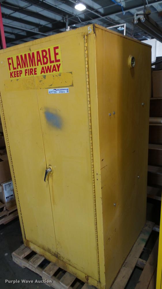 image for item DT9514 Flammable storage cabinet