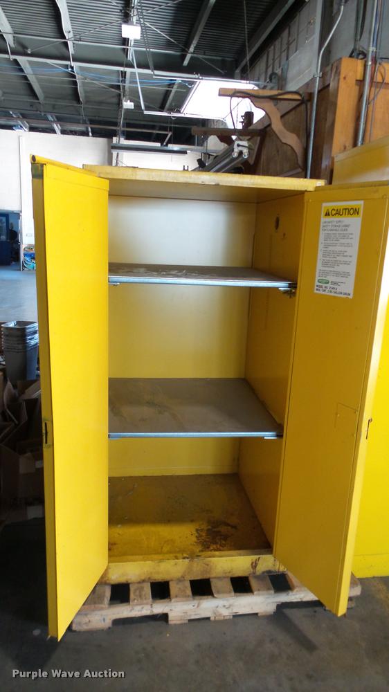 image for item DT9514 Flammable storage cabinet