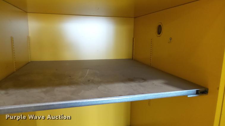 image for item DT9514 Flammable storage cabinet