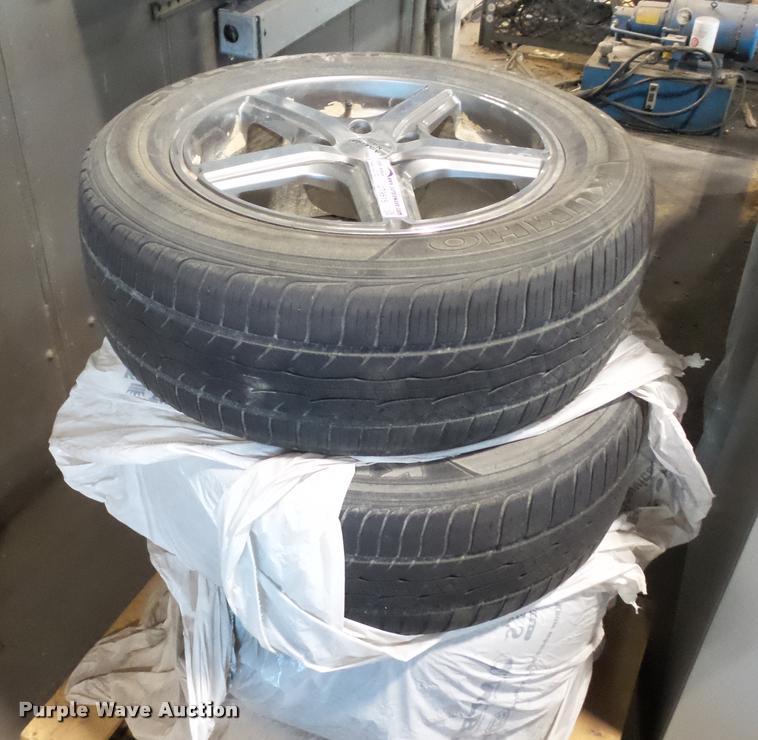 image for item DT9515 (4) American Racing tires and wheels