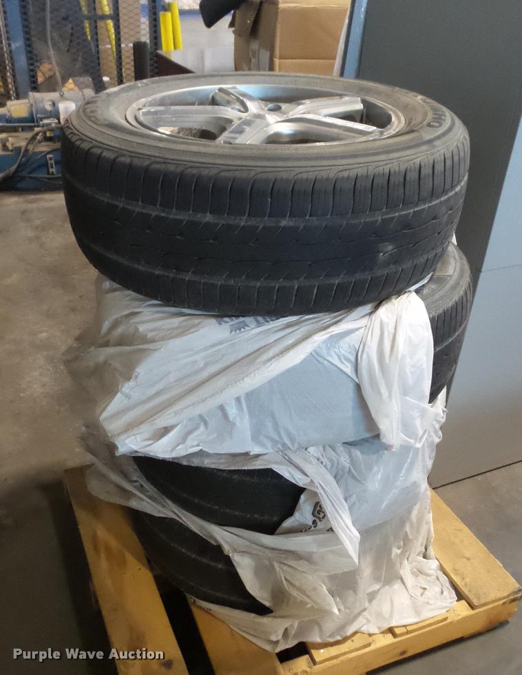 image for item DT9515 (4) American Racing tires and wheels