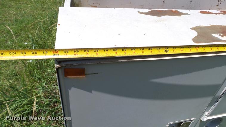 image for item J2502 Stahl utility bed