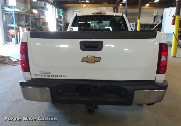 image for item K1889 2007 Chevrolet Silverado 2500HD Ext. Cab pickup truck