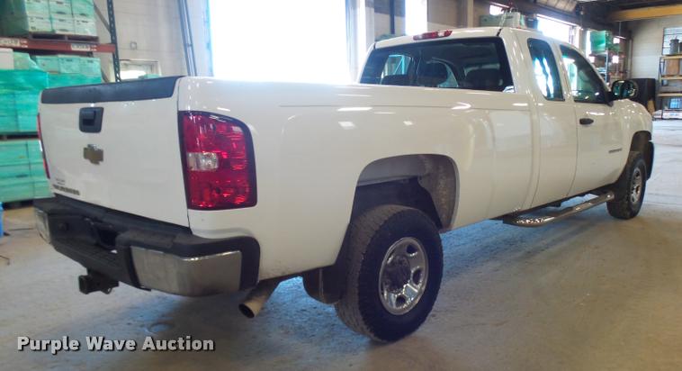 image for item K1889 2007 Chevrolet Silverado 2500HD Ext. Cab pickup truck