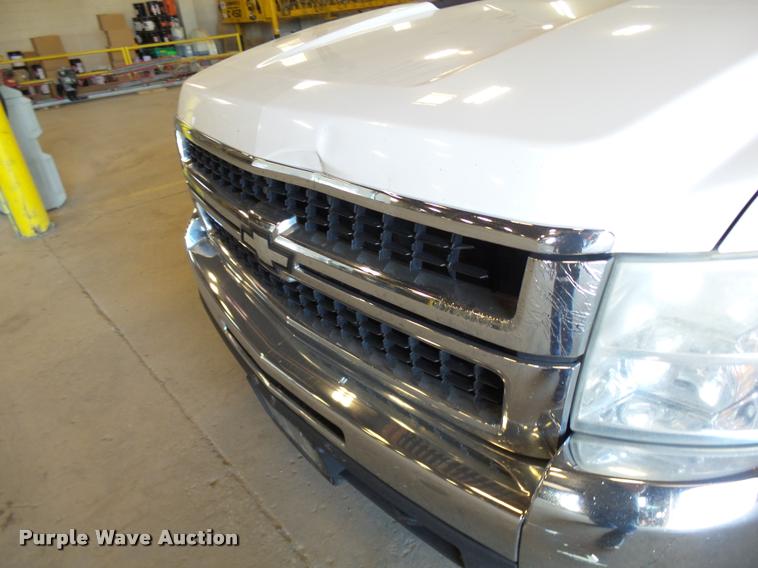 image for item K1889 2007 Chevrolet Silverado 2500HD Ext. Cab pickup truck