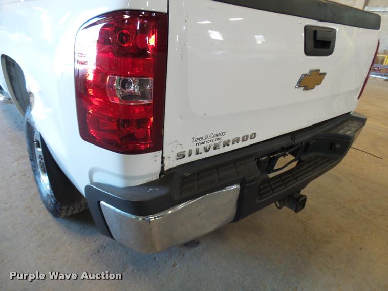 image for item K1889 2007 Chevrolet Silverado 2500HD Ext. Cab pickup truck