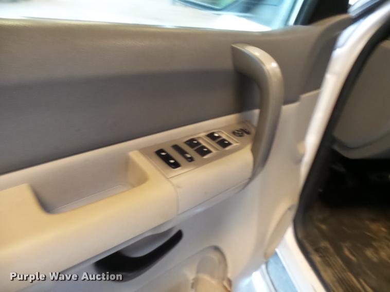 image for item K1889 2007 Chevrolet Silverado 2500HD Ext. Cab pickup truck
