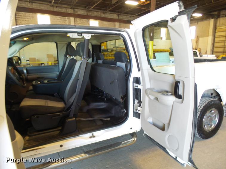 image for item K1889 2007 Chevrolet Silverado 2500HD Ext. Cab pickup truck