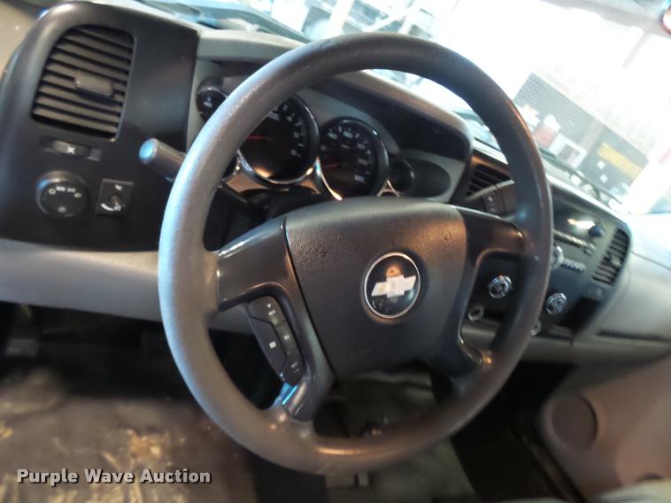 image for item K1889 2007 Chevrolet Silverado 2500HD Ext. Cab pickup truck