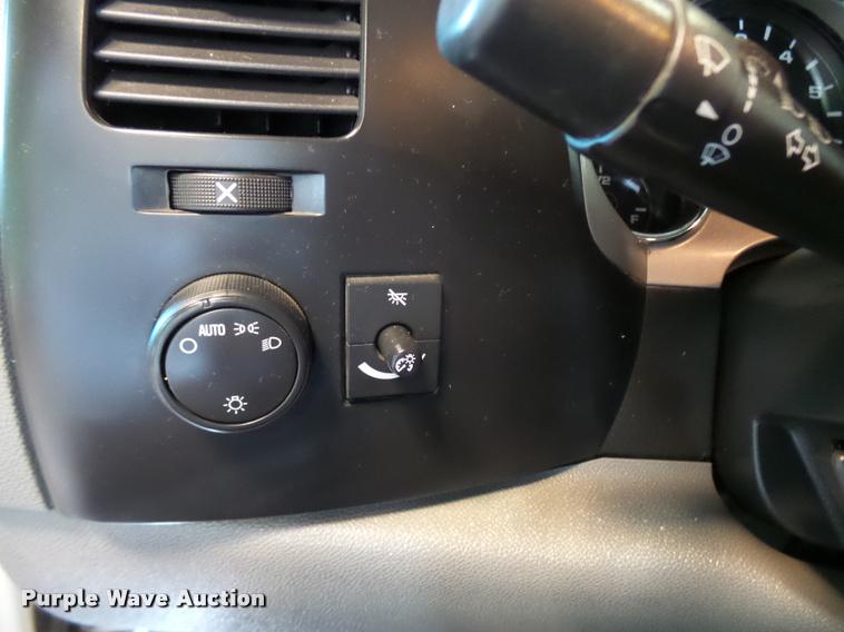 image for item K1889 2007 Chevrolet Silverado 2500HD Ext. Cab pickup truck