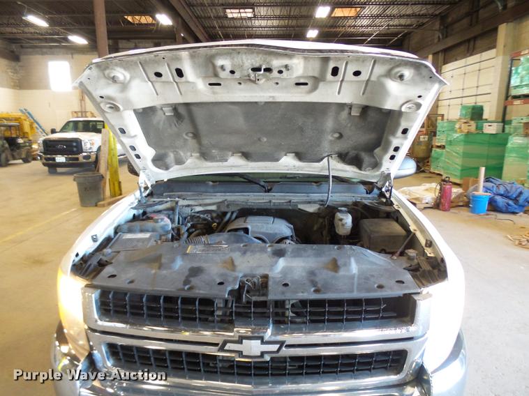 image for item K1889 2007 Chevrolet Silverado 2500HD Ext. Cab pickup truck