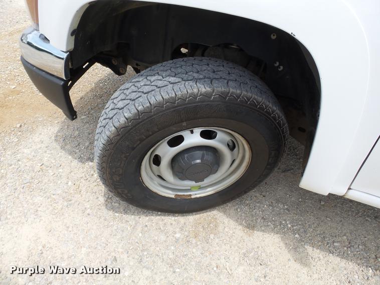 image for item K3269 2008 GMC Canyon Ext. Cab pickup truck