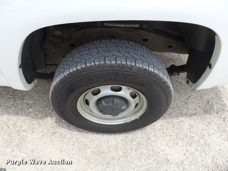 image for item K3269 2008 GMC Canyon Ext. Cab pickup truck