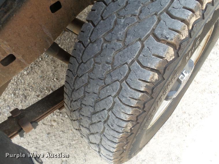 image for item K3269 2008 GMC Canyon Ext. Cab pickup truck