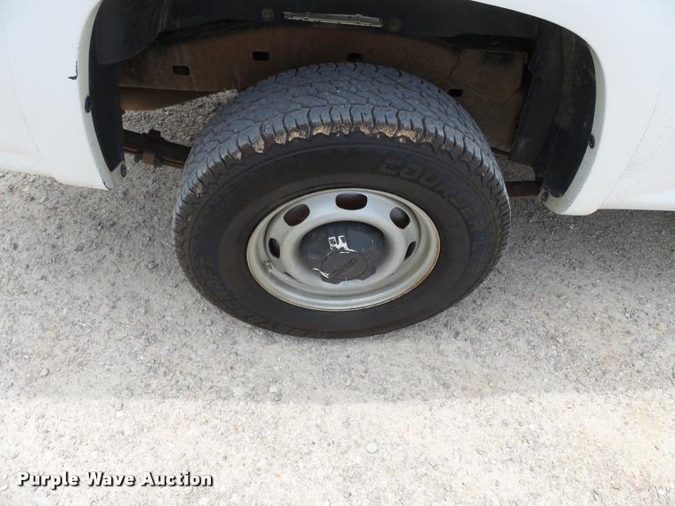 image for item K3269 2008 GMC Canyon Ext. Cab pickup truck