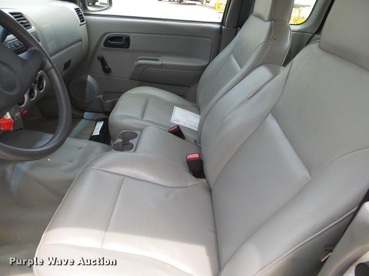 image for item K3269 2008 GMC Canyon Ext. Cab pickup truck