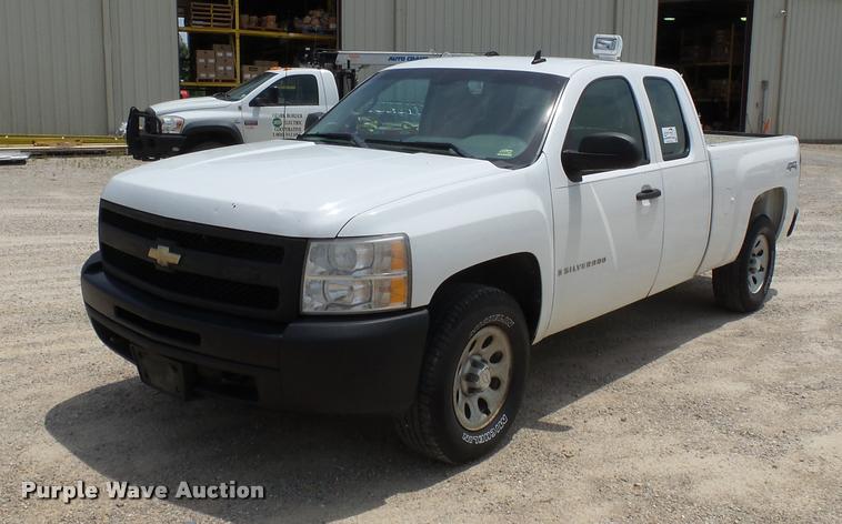 image for item K3270 2009 Chevrolet Silverado 1500 Ext. Cab pickup truck
