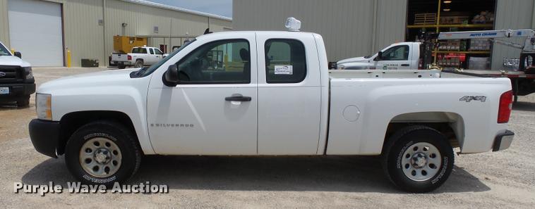 image for item K3270 2009 Chevrolet Silverado 1500 Ext. Cab pickup truck