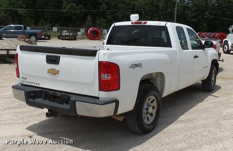 image for item K3270 2009 Chevrolet Silverado 1500 Ext. Cab pickup truck