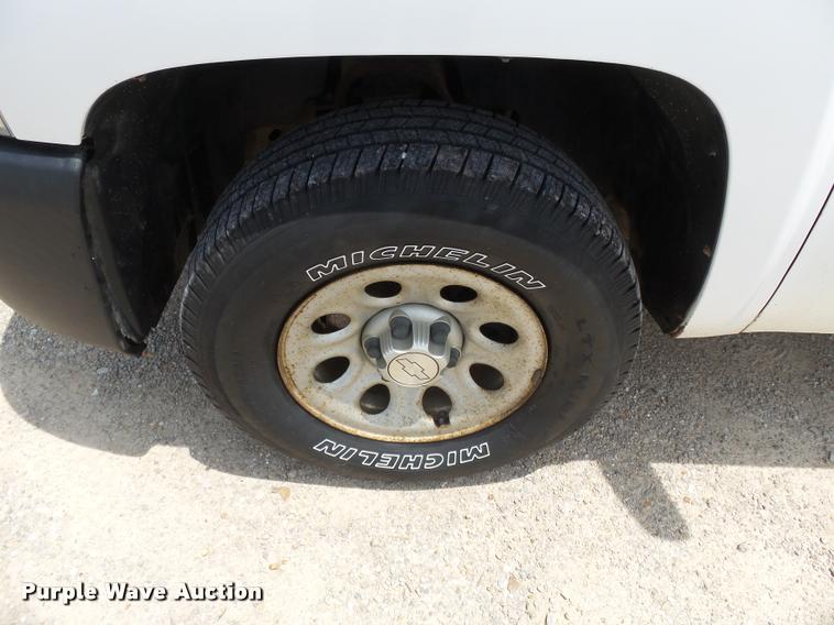 image for item K3270 2009 Chevrolet Silverado 1500 Ext. Cab pickup truck