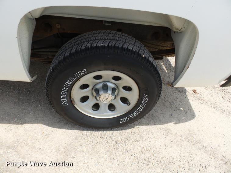 image for item K3270 2009 Chevrolet Silverado 1500 Ext. Cab pickup truck