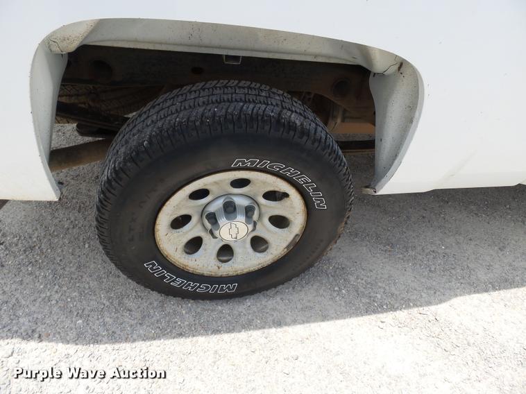 image for item K3270 2009 Chevrolet Silverado 1500 Ext. Cab pickup truck