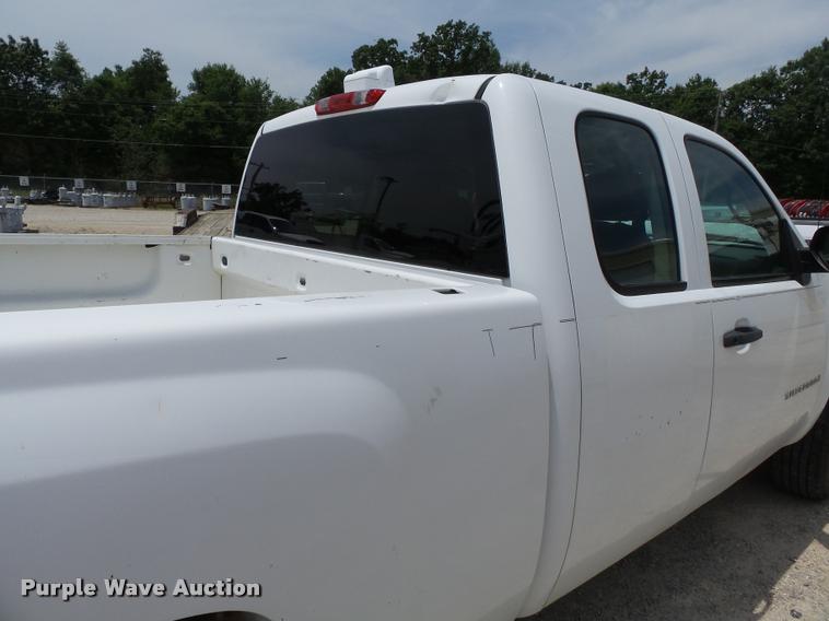 image for item K3270 2009 Chevrolet Silverado 1500 Ext. Cab pickup truck