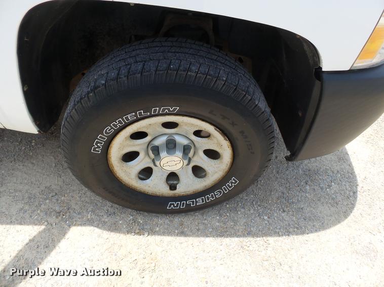 image for item K3270 2009 Chevrolet Silverado 1500 Ext. Cab pickup truck