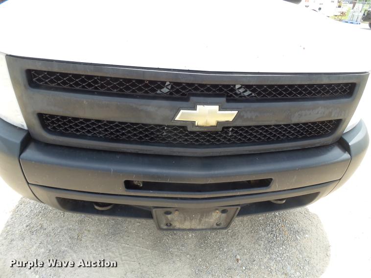 image for item K3270 2009 Chevrolet Silverado 1500 Ext. Cab pickup truck