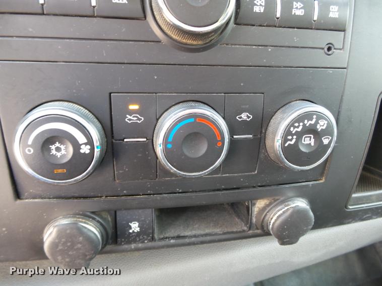 image for item K3270 2009 Chevrolet Silverado 1500 Ext. Cab pickup truck