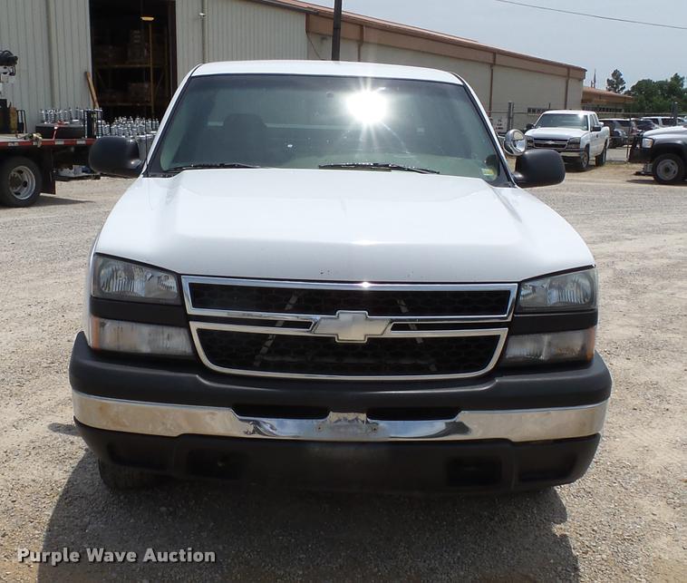 image for item K3271 2006 Chevrolet Silverado 1500 Ext. Cab pickup truck