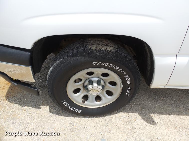 image for item K3271 2006 Chevrolet Silverado 1500 Ext. Cab pickup truck