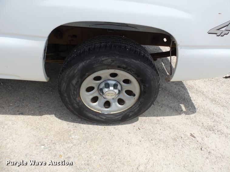 image for item K3271 2006 Chevrolet Silverado 1500 Ext. Cab pickup truck