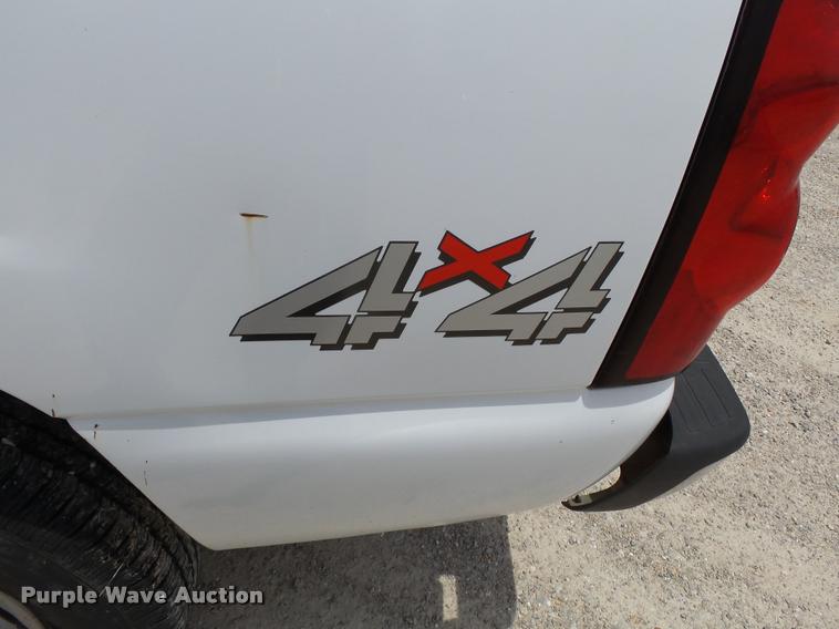 image for item K3271 2006 Chevrolet Silverado 1500 Ext. Cab pickup truck