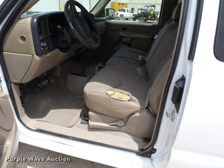 image for item K3271 2006 Chevrolet Silverado 1500 Ext. Cab pickup truck